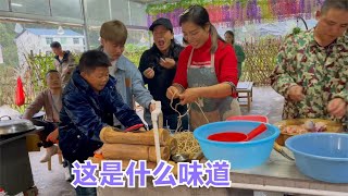 七宝百日宴前秋子太忙，娜姐忙完店里去做特色菜，小六直夸很正宗