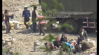 (북한실제영상) 북한아낙네들 압록강에서..?!/What are North Korean women doing in the river..?