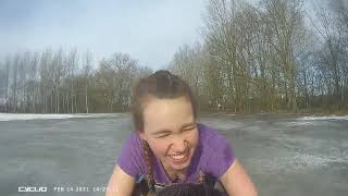 ijspret op schaatsen en WAW