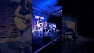 Alyssa Jacey sings her upcoming R\u0026B single 'The Vibe' at City Winery Nashville