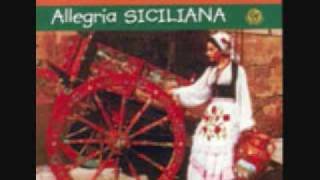 Pino Villa- A Soggira 'Ntricalora.wmv