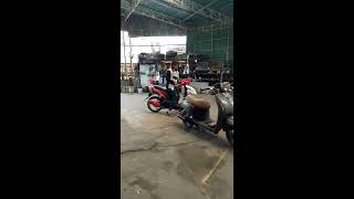 ពេលស្រីៗរៀនជិះម៉ូតូដំបូង(woman motorcycle)