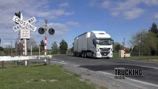 Iveco Stralis X-Way 6x4 AS Cab | Truck Test | Earning a Buck in a White Truck