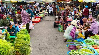 Phnom Penh’s BEST Street Food – Hidden Market Tour You NEED To Try!