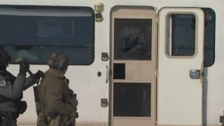 Tactical units breach ‘Freedom Convoy’ motorhome | Ottawa protests