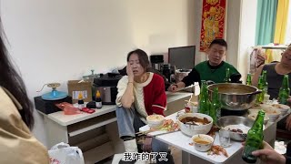 天天找人上家里喝酒搓麻的闺蜜你们见过吗？失恋过后为了报复