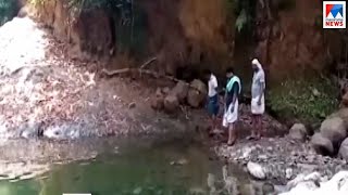 പുഴയിൽ വിഷം കലര്‍ത്തിയതിനെ തുടര്‍ന്ന് മല്‍സ്യങ്ങള്‍ ചത്തുപൊങ്ങുന്നു| Malappuram Olippuzha Poision