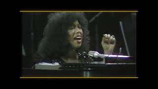 Roberta Flack Killing Me Softly With His Song Unknown awards ceremony 1970s