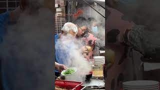 隱身市場的超人氣肉羹店「光輝肉羹」，手起刀落真的太扯唷!! (Radiant Meat Soup)