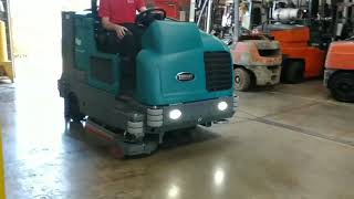 Demo of a Tennant M20 Sweeper/Scrubber