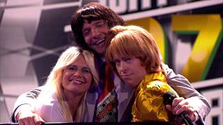 Feestje in de seventies! Koen, Jonas en Nathalie zetten het huis op stelten | Wat een Jaar!