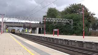 Stafford Railway Station 66528 FL passes P5 on the 30th July 2018