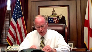 Alabama Gov. Robert Bentley resigns