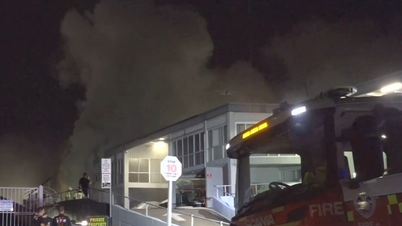 Sydney Factory Complex Consumed By Fire On Northern Beaches - YouTube