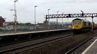 Freightliner 66525 Engineers at Swindon 08/11/13