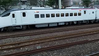 6199B次樹林發車迴送樹林調車場的EMU3000型十二輛編組EMU3001車王皮蛋豆腐騰雲號首航典禮專列終於完成首航任務，691次花蓮發車經由北迴線開往樹林的E418單電頭+八節復興號