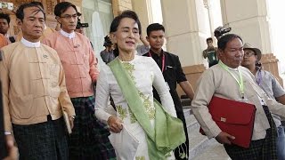 Aung San Suu Kyi visits Myanmar’s Kachin State for peace efforts