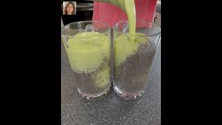 Kiwi with avocado and chia seeds smoothie