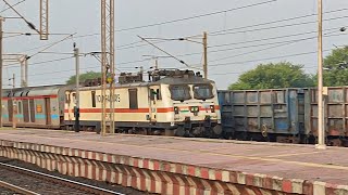 12221 PUNE Howrah AC Duronto Express with Tatanagar WAP7 crossed Murhipar Station