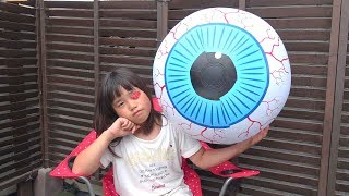 めがー！！ 大変なことに！  eye pop out toy pretend play