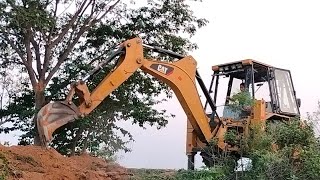 CAT 424B2 Backhoe Loader 76 hp 7911kg ₹ 34 Lakh to ₹ 36 Lakh.