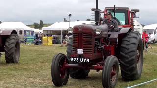 INTERNATIONAL 400 TRACTOR