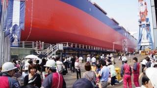 常石造船にて進水式　The launching ceremony