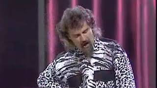 BILLY CONNOLLY SINGING/WARBLING