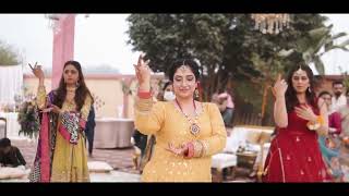 Ambarsariya || Simple & Graceful Ladies Mehndi Dance