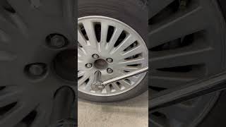 How To Torque Your Wheel #mechanic #cars #wheels #tires