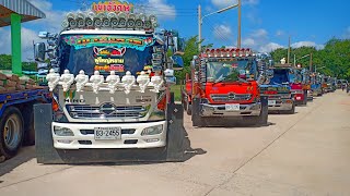 ตั้งขบวนก่อนนำทรายเข้าวัด งานมิตติ้งสายบุญบ้านกรวด Dump trucks