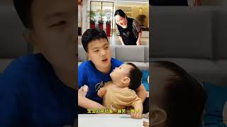 Baby playing with brother is so funny!! 😂 弟が自分の食べ物を食べる時の赤ちゃんの面白い反応