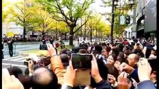 御堂筋でフェラーリＦ１デモ走行／Ferrari F1 car in the streets of Osaka Midosuji.