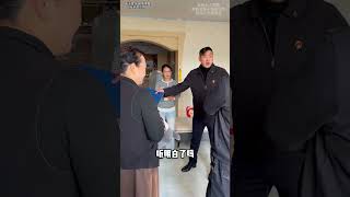 父亲二婚缺钱欲卖亲生女儿奶奶重男轻女 秦老师上门主持公道！ #法律服务 #抚养权 #离婚