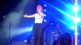 Paramore - Pressure HD (London O2 Arena 13/11/2010)