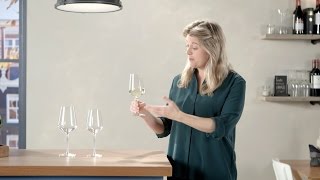 Hoe houd je een wijnglas vast? - Allerhande