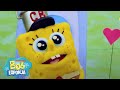 Pineapple Playhouse | ¡¿Bob Esponja trabaja para Plankton?! | Bob Esponja en Español