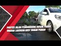 Protes Jalan Penghubung Rusak Parah, Warga Lakukan Aksi Tanam Pohon