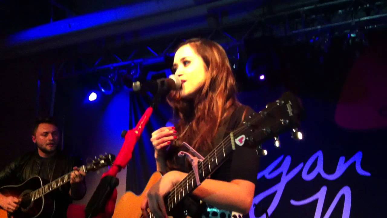 B-e-a-utiful - Megan Nicole (live In Frankfurt) ♥ - YouTube