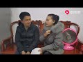 打工小伙一把抱住媳妇，回复粉丝，当初就一招娶到漂亮老婆