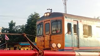 ขบวน429 ออกจากสถานีรถไฟชุมทางถนนจิระ 720P