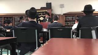 Rabbi Wilhelm speaking at Lubavitch Mesivta of Chicago