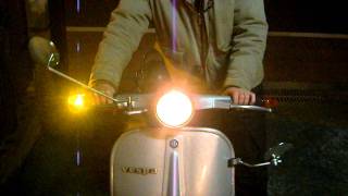 Vespa　50S　用LEDウィンカー　夜間動作動画。