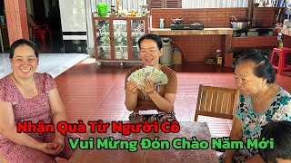 HMN Và HTMT Vui Mừng Khi Nhận Được Món Quà Từ Người Cô Bên Mỹ Gửi Tặng Và Tô Điểm Căn Chòi Đón Xuân