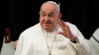 El papa Francisco permanece consciente y alerta, pero sigue en estado crítico