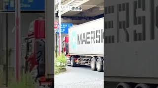 大型海上コンテナトレーラー！（MAERSK）