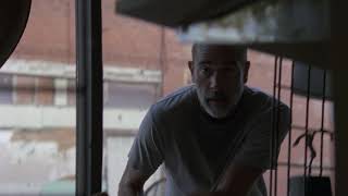 The Walking Dead S09E09 - Negan Visits An Shop