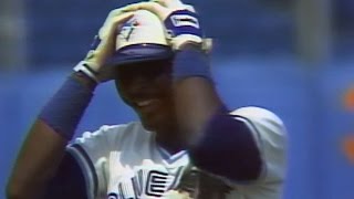 Lloyd Moseby 'steals' second twice... on same play