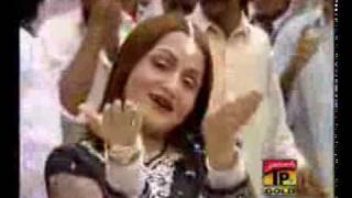 Shazia Khushuk Live Dhamal, Lal Meri Pat Rakhiyu Bhla Jholay.flv