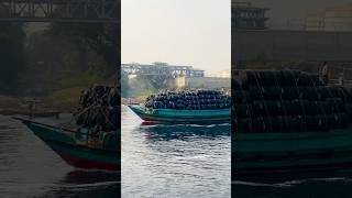 ট্রলার ভরে পানির ট্যাংক নিয়ে যাচ্ছে যেভাবে। #sea #travel #youtubeshorts #shorts #video #automobile